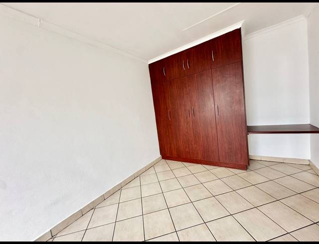 1,400M² BUSINESS CENTRE FOR SALE IN ANNADALE